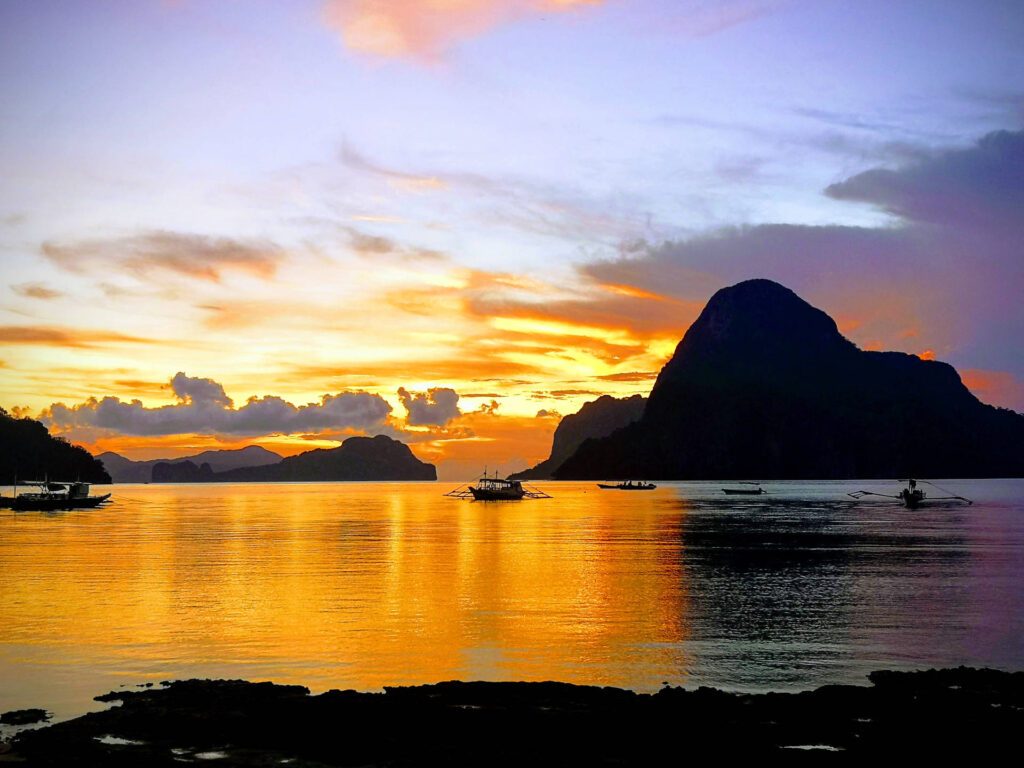 El Nido auf den Philippinen bei Sonnenuntergang