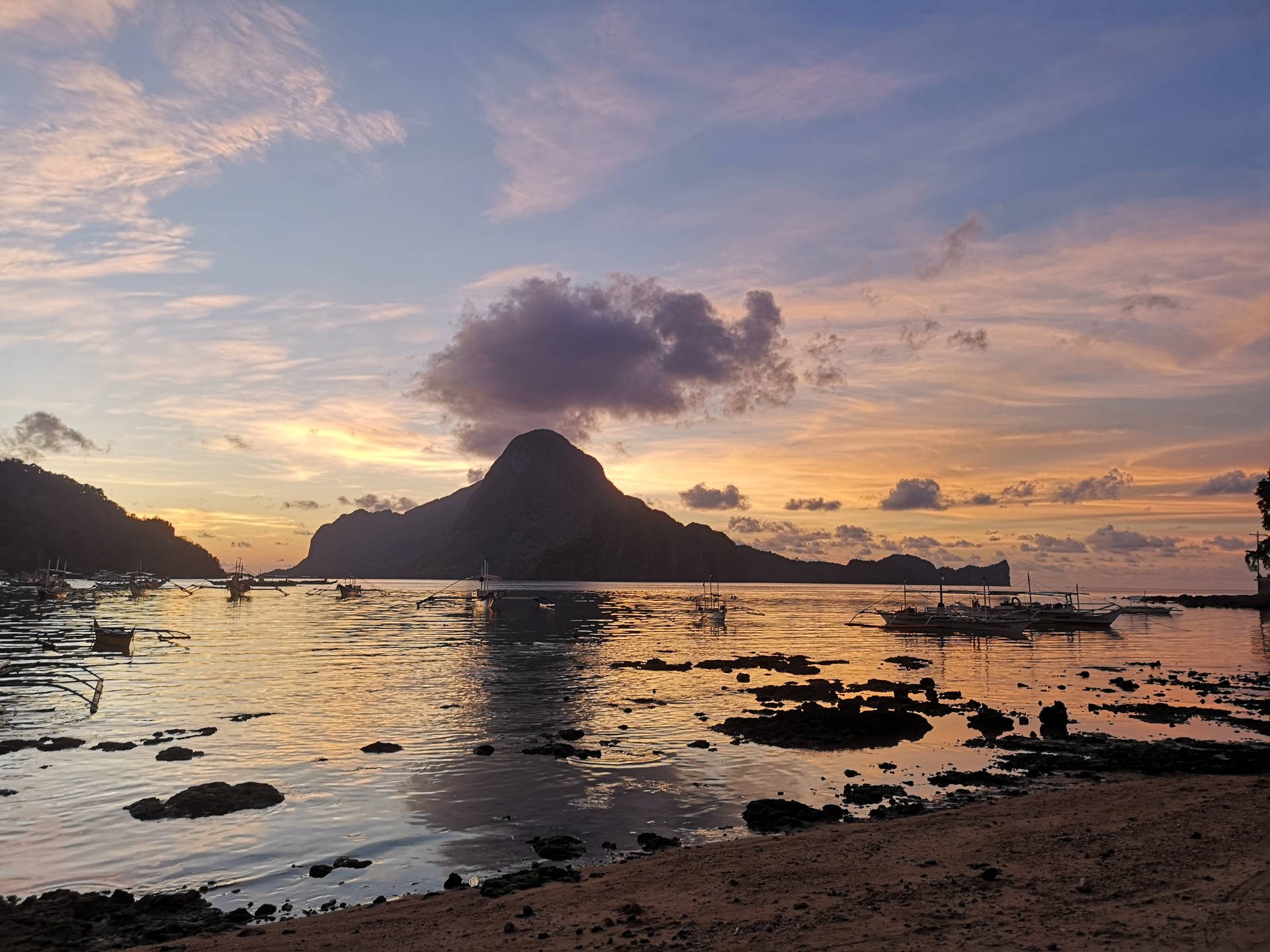Sonnenuntergang bei El Nido auf Palawan, Philippinen