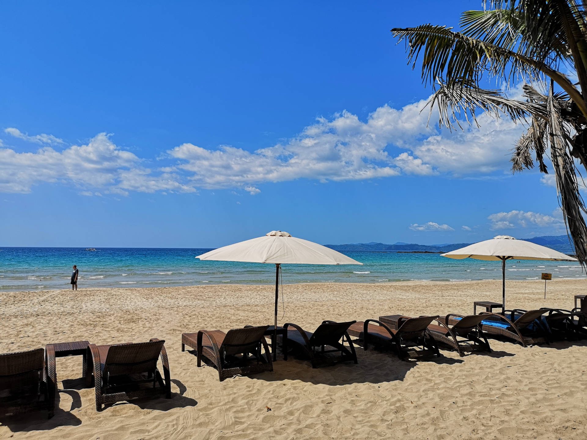 Einsamer Strand bei Sabang auf Palawan, Philippinen