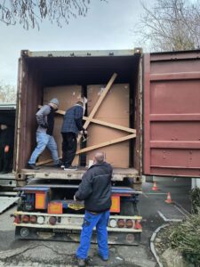 Gefüllter 20 Fuss Container mit total 33.2 m3 Platz